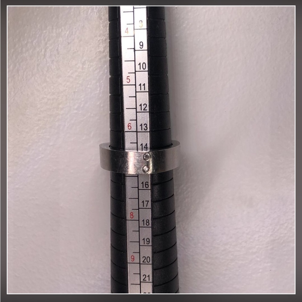 Size 6.5 (approximately) Silver Ring Titanium tri point - Picture 3 of 3